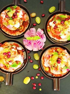 क्रिस्पी ब्रेड चाट (Crispy bread chaat recipe in hindi) रेसिपी मुख्य फोटो