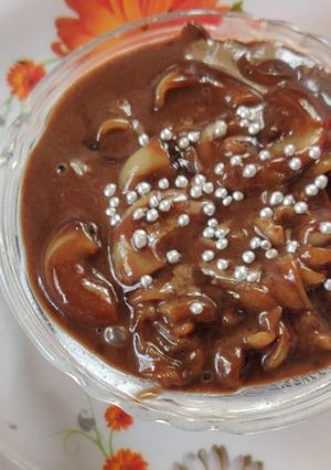 A picture of Brown chocolate pasta.
