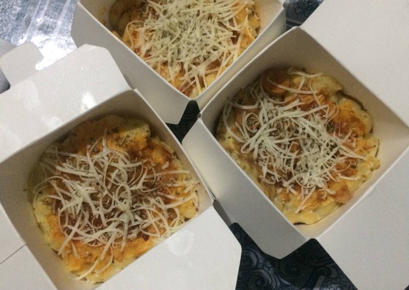 Macaroni pizza