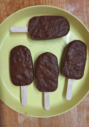 Ananászos étcsoki jégkrém recept fotója