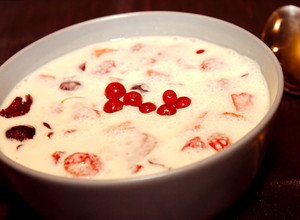 Nyári gyümölcsleves recept főzés nélkül recept fotója