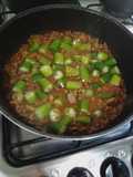 Carne de soja com quiabo