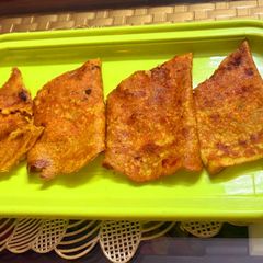 A picture of Stuffed moong dal wrap.