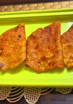 A picture of Stuffed moong dal wrap.