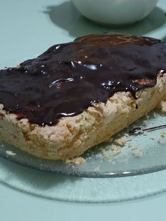 Una foto de Budín de limón bañado en chocolate