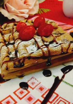 બેલ્જિયન વોફલ (Belgian waffle recipe in Gujarati) રેસીપી મુખ્ય ફોટો