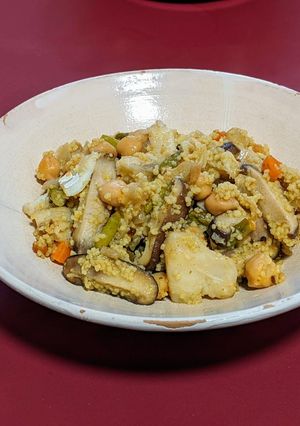 Una foto de Bacalao con garbanzos y cous-cous