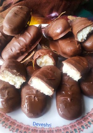 A picture of Homemade bounty bar chocolate.