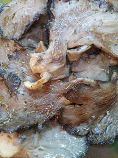 Una foto de Setas a la plancha con hierbas aromáticas