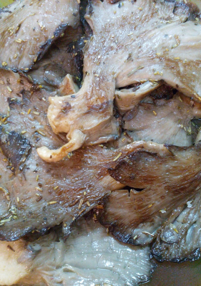 Una foto de Setas a la plancha con hierbas aromáticas