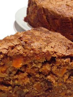 Una foto de Bizcocho de zanahorias con nueces y avellanas (Manual / Thermomix)
