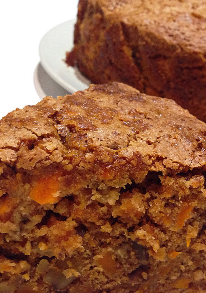 Una foto de Bizcocho de zanahorias con nueces y avellanas (Manual / Thermomix)
