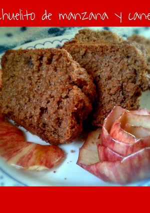 Una foto de Bizcochuelito de manzana y canela