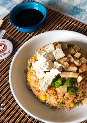 Una foto de Yakimeshi de pollo (Arroz Frito)