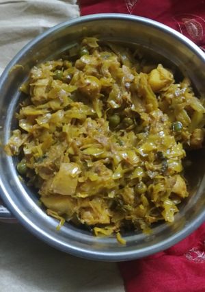 आलू पत्ता गोभी की सब्जी(aloo patta gobhi ki sabzi recipe in hindi) रेसिपी मुख्य फोटो