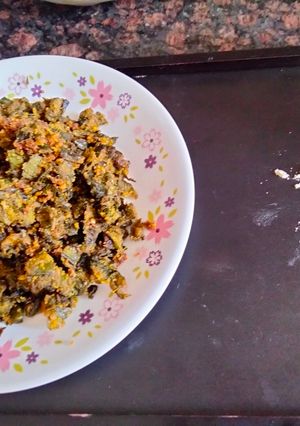 A picture of Torai ke chilke ki besan wali sabzi.