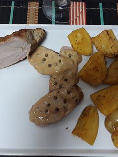 Una foto de Solomillo de cerdo a la pimienta verde