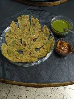 पालक पराठा (Palak Paratha recipe in hindi) रेसिपी मुख्य फोटो