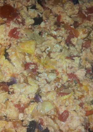 A picture of Scrambled eggs #theme challange.