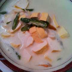 A picture of Sayur tahu.