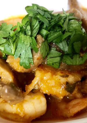 صورة لوصفة روبيان مع المشروم بالصوص الحامض 🍤🍄