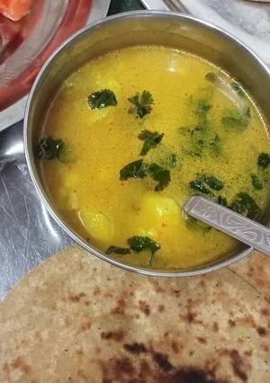 आलू की सब्ज़ी (Aloo ki sabzi recipe in hindi) रेसिपी मुख्य फोटो