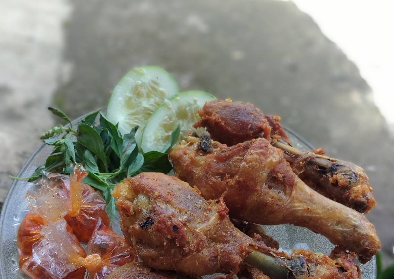 Paha ayam goreng bumbu spesial kriukk sambel maknyuss