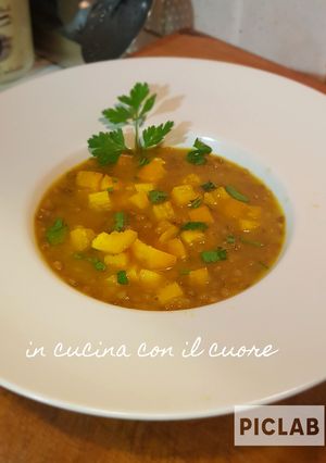 Foto di Zuppa di lenticchie e peperoni gialli