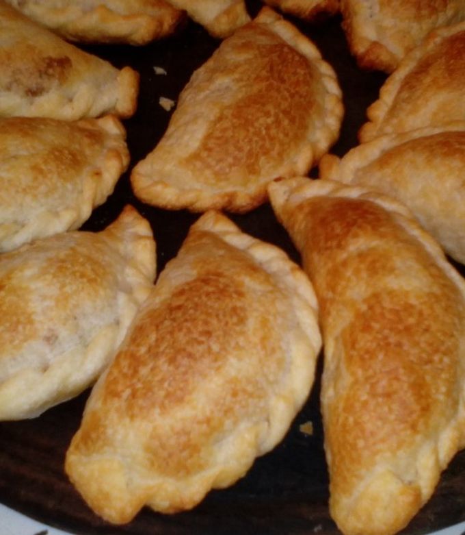 Una foto de Empanadas con pollo reciclado (al horno o a la parrilada)