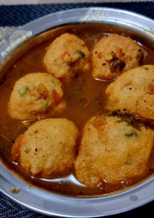 A picture of Tomato Rasam vada.