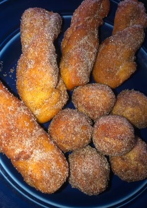 A picture of EASY Churro Donut Holes and Twists.