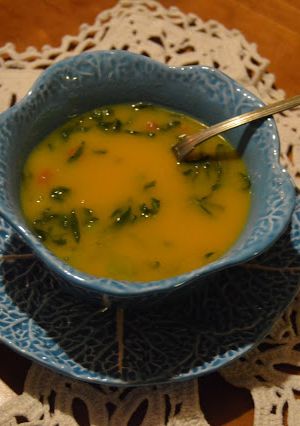 Foto de Sopa com couve galega e feijão