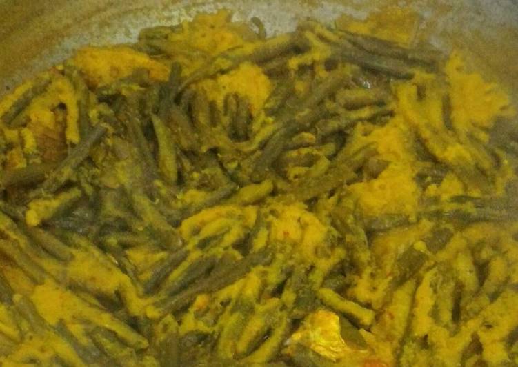 Arsik Ikan Ekor Kuning bumbu Kacang Panjang