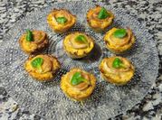 Una foto de muffin de brócoli