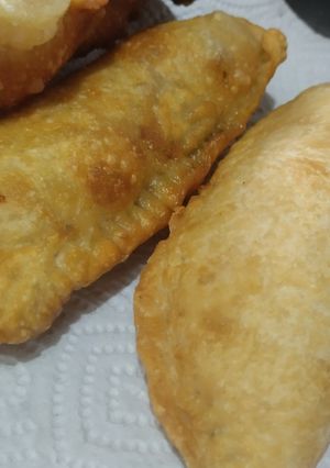 Una foto de Empanadas🥟de Papa🥔carne de cerdo🥩y huevo🍳🥟