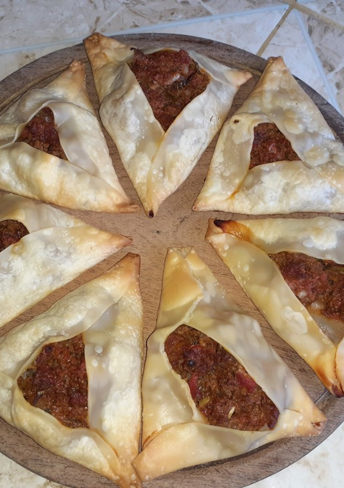 Una foto de Empanadas árabes ricas y muy económicas!😊