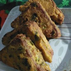 Aloo bread pakora A picture of Aloo bread pakora.