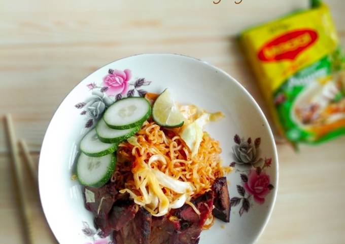 Maggi Goreng Daging Salai