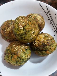 Una foto de Bocadillos de acelga al horno