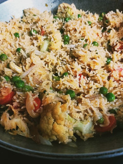 वेजिटेबल राइस (vegetable rice recipe in Hindi) रेसिपी मुख्य फोटो