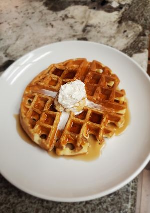 A picture of Vavo's Crispy Meringue Waffles.