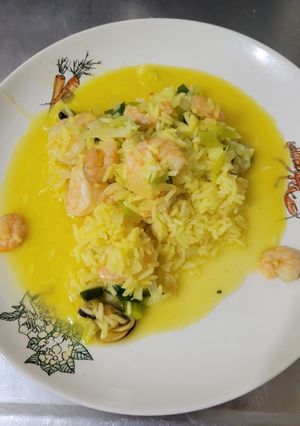 Una foto de Arroz al azafrán delicias