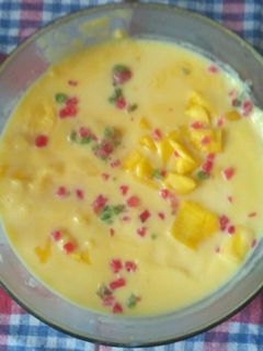 फ्रूट कस्टर्ड(fruit custard recipe in hindi) रेसिपी मुख्य फोटो