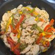 Pollo salteado con tallarines de arroz apto APLV y AAM
