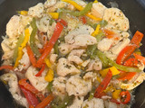 Pollo salteado con tallarines de arroz apto APLV y AAM