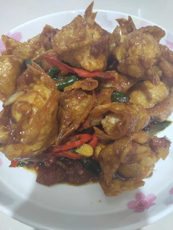 Langkah Gampang Membuat Resep  Pangsit goreng kecap pedas yang Sempurna, Sempurna