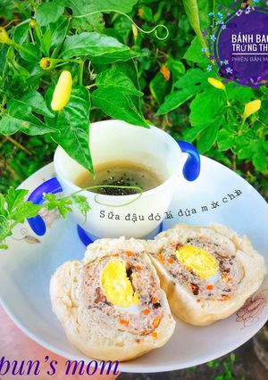Hình của món Bánh bao nhân trứng thịtSữa đậu đỏ mix chia.