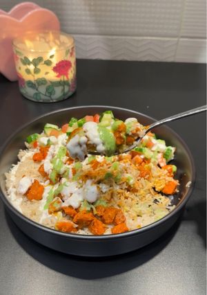 A picture of Halal Cart Chicken and Rice Bowl.