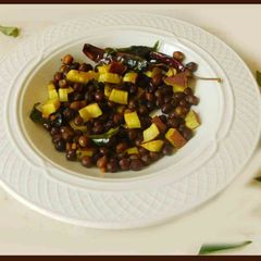 A picture of Chickpea sundal.