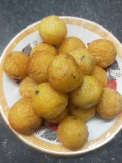 ரவா சீஸ் பால்ஸ்(rava cheese balls recipe in tamil) செய்முறை முக்கிய புகைப்படம்